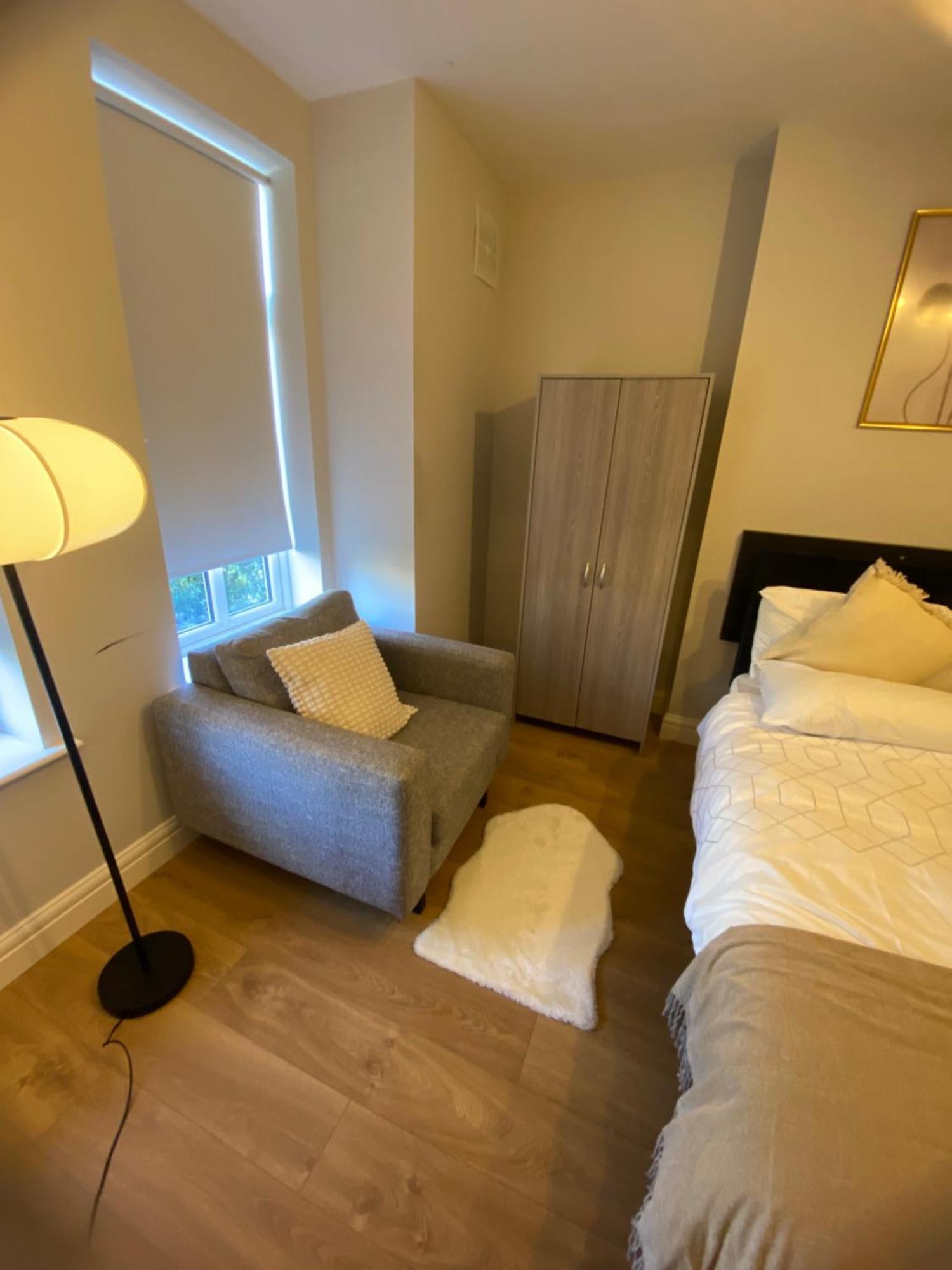 Extra Large Room In New House At Citywest Dublin Eksteriør billede